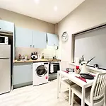 Daire Lovely Flat At Center *
