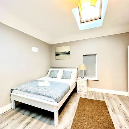 Lovely Flat At Center